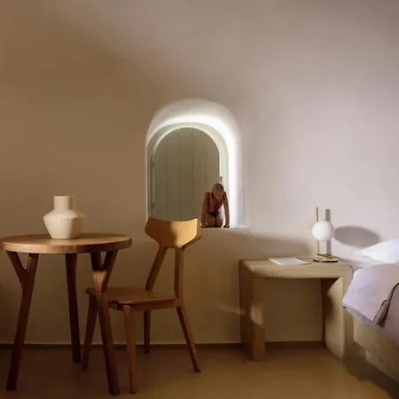 Treasures Art Oia (Santorini)