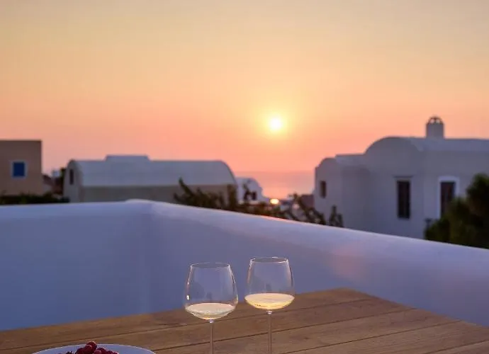 Treasures Art Oia (Santorini)