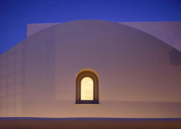 Treasures Art Oia (Santorini)