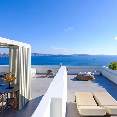 Daire Treasures Art Oia