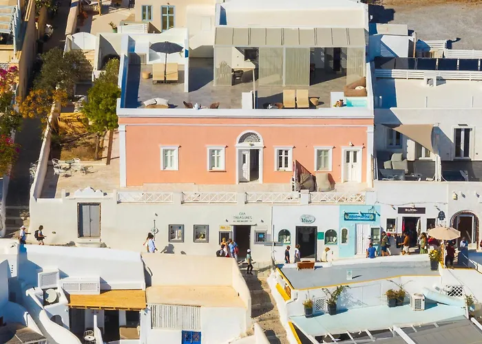 Daire Treasures Art Oia